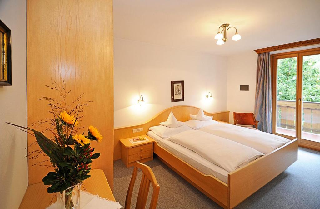 Pension Laurin Schenna Room photo